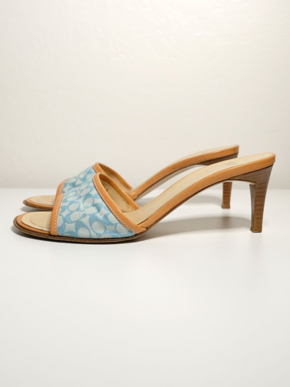 Y2K Coach Louise Sandals, A0029, Pool/Natural, 8.5 M - Picture 6 of 16